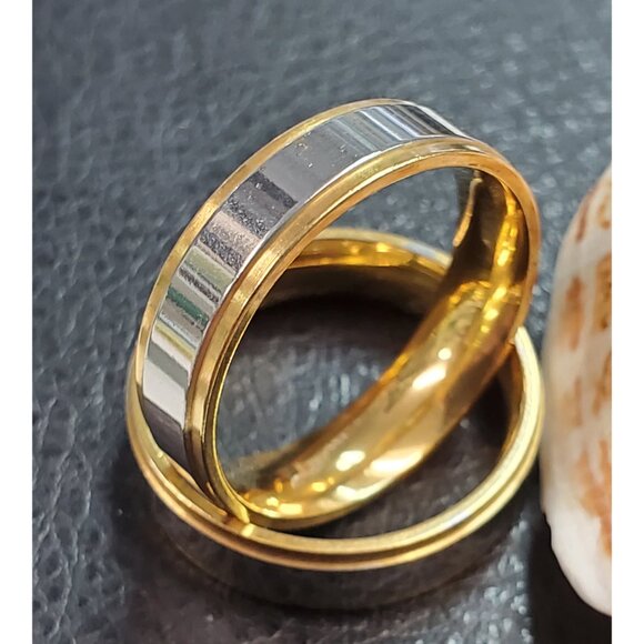 Stainless steel Wedding Ring Simple Design 6mm Width Band Ring for Women and Men - Picture 3 of 3